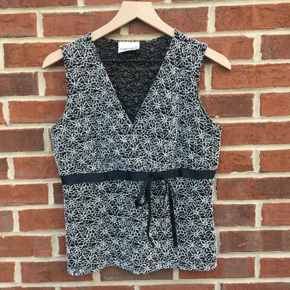 Vintage Y2K Top Large Black Textured Floral Lace
